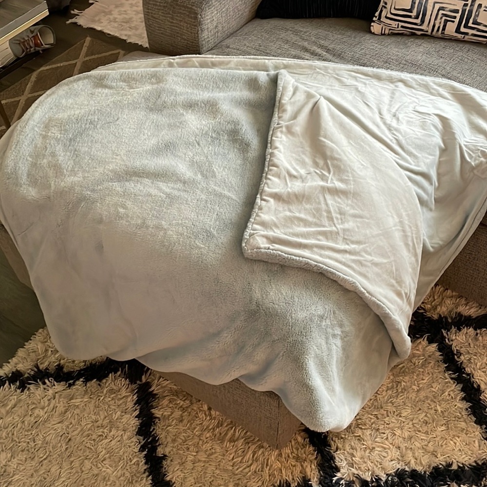 Fuzzy Accent Throw